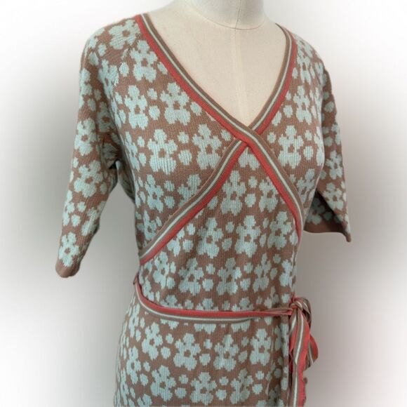 ShuShu Soft Floral Knit Dress with Belt, NWOT, Size Medium - Picture 2 of 7